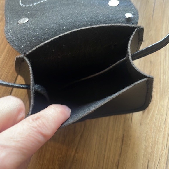 Hello Kitty Purse - Picture 3 of 9